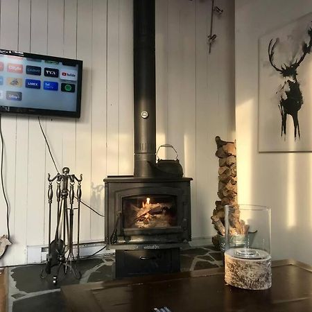 Om Chalet 2 Avec Spa Et Foyer Borde Du Fleuve Saint-Pierre-de-l'Ile-d'Orleans ภายนอก รูปภาพ
