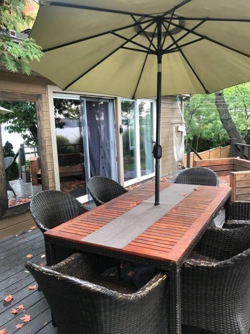 Om Chalet 2 Avec Spa Et Foyer Borde Du Fleuve Saint-Pierre-de-l'Ile-d'Orleans ภายนอก รูปภาพ