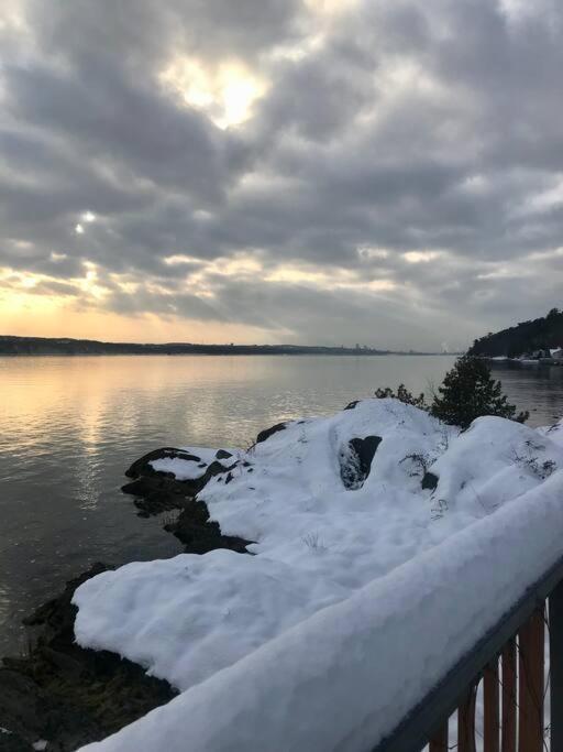 Om Chalet 2 Avec Spa Et Foyer Borde Du Fleuve Saint-Pierre-de-l'Ile-d'Orleans ภายนอก รูปภาพ